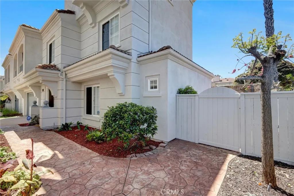 Photo #5: OC23220340 Listing 