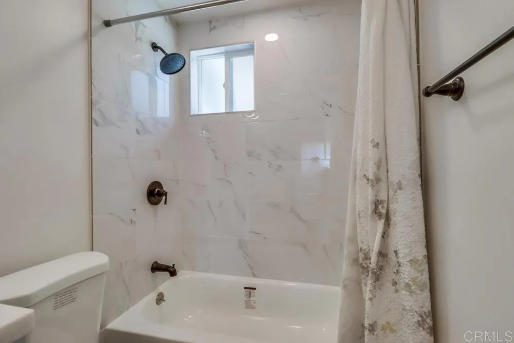 https://cdn.realtyfeed.com/cdn/127/306066579/cb473da596e4ae5e4eb9b3097ad00d7a.webp