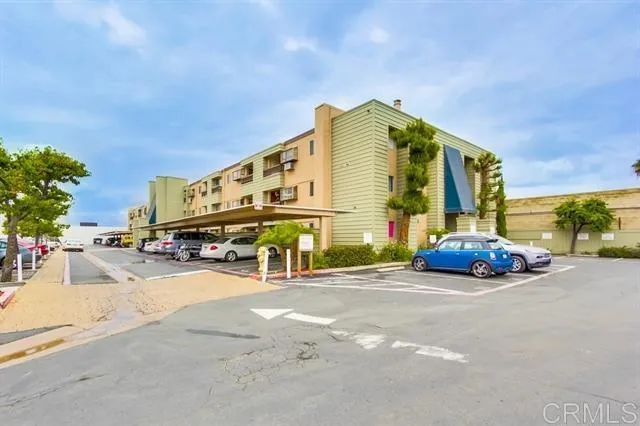 MLS: PTP2305994 Condo For Sale