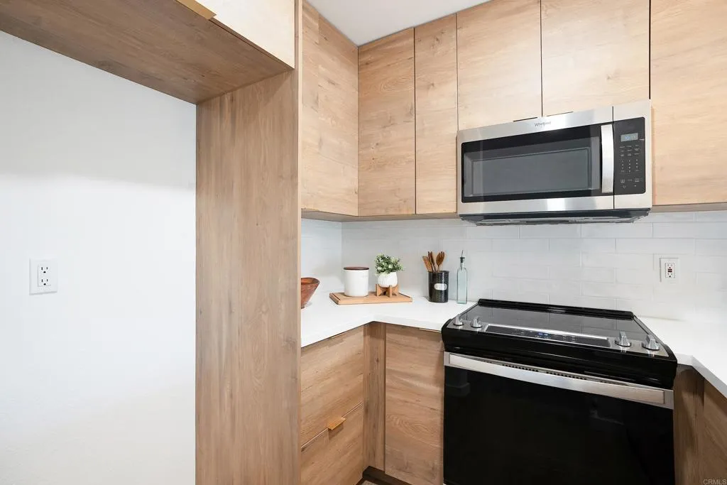 Photo #6: PTP2306016 Listing 