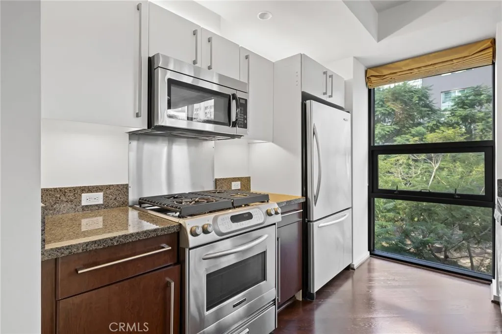 Photo #4: ND23226255 Listing 