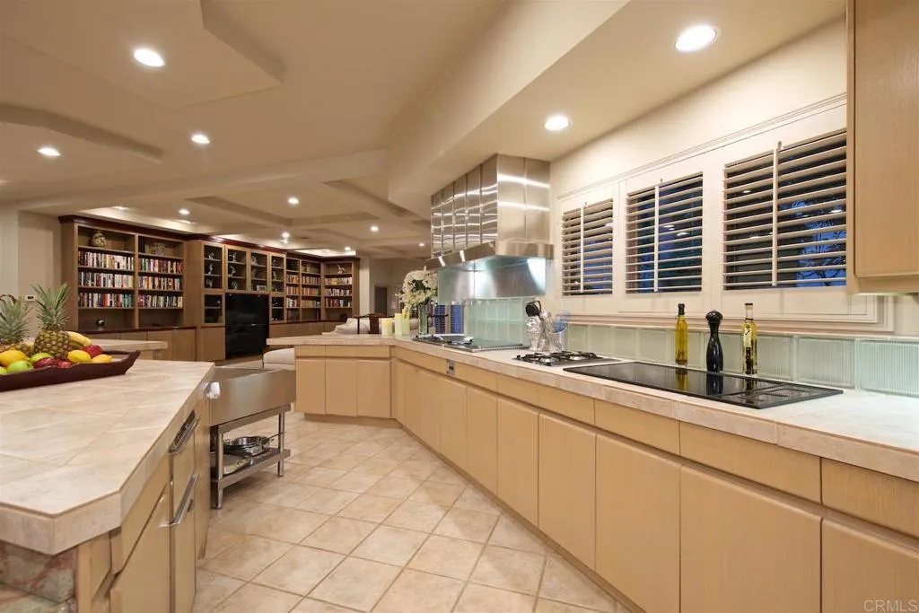 https://cdn.realtyfeed.com/cdn/127/306071508/0f791520e2f25568eaab8dd369cfe9b7.webp