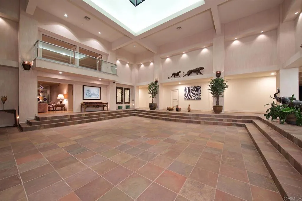 https://cdn.realtyfeed.com/cdn/127/306071508/6e2b1b4fa5a596b60daf83c804523d7f.webp
