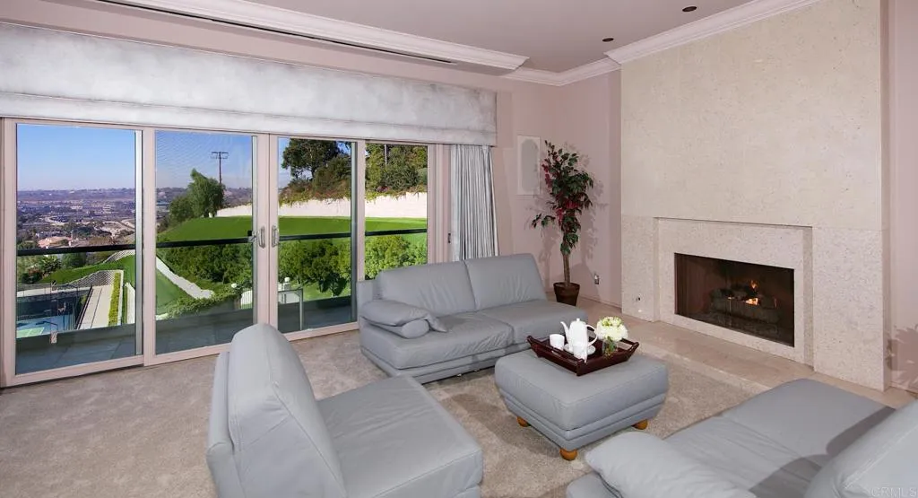 https://cdn.realtyfeed.com/cdn/127/306071508/798b53bf294de413f74943aeba6f1e5f.webp