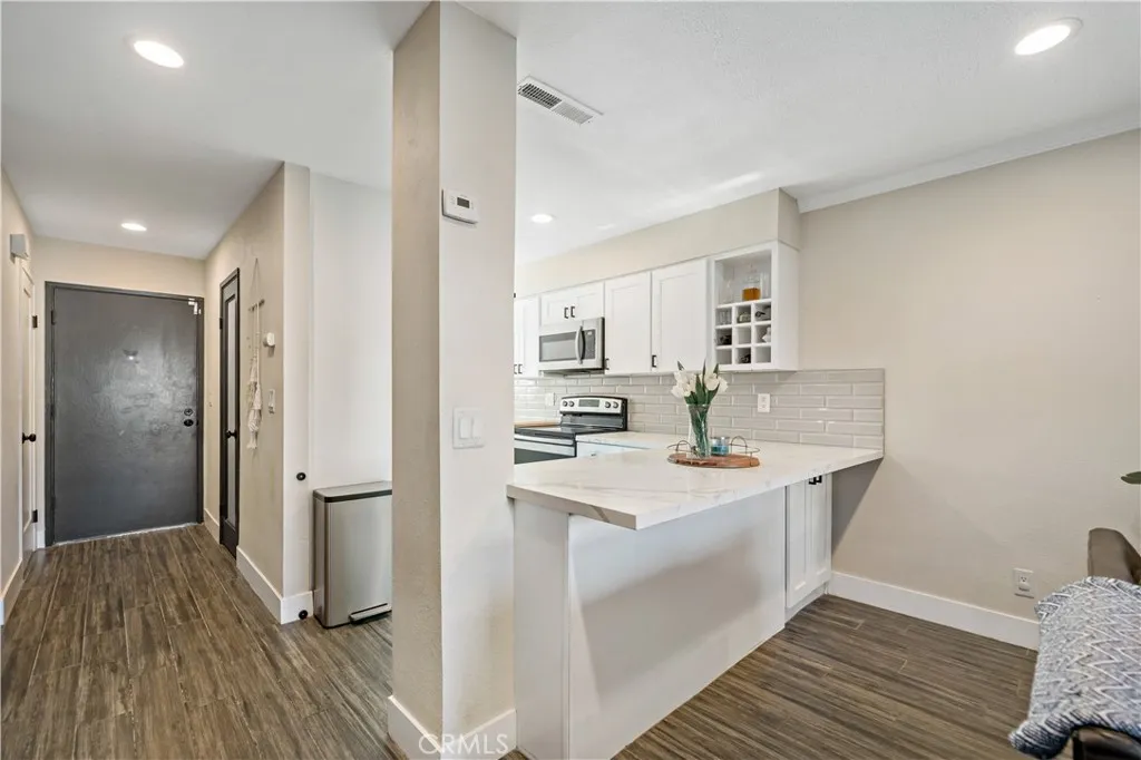 Photo #5: SW23228522 Listing 