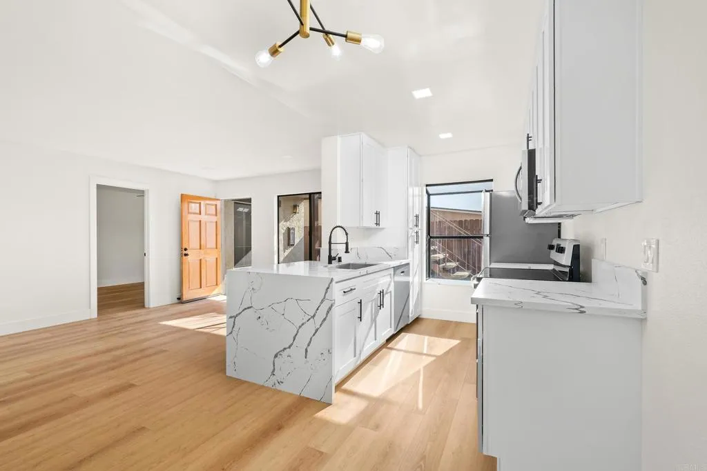 Photo #5: PTP2306272 Listing 