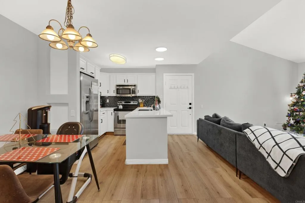 Photo #4: PTP2400015 Listing 
