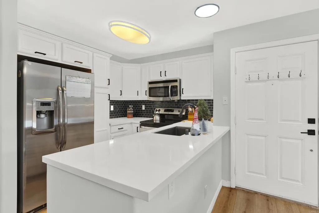 Photo #6: PTP2400015 Listing 