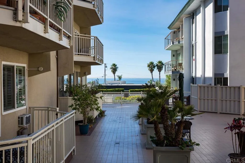 https://cdn.realtyfeed.com/cdn/127/306076315/59f568405678c1467adfdc49787a0976.webp