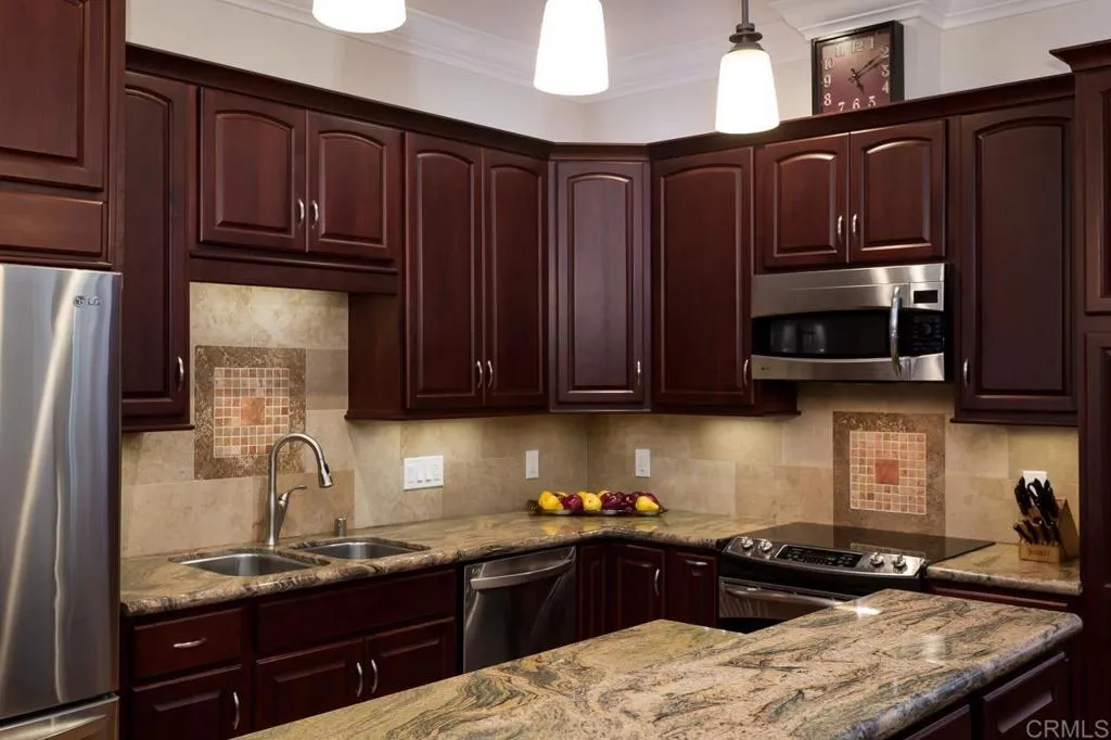 https://cdn.realtyfeed.com/cdn/127/306076315/96aa0ab0e453952d99a228a022789b15.webp