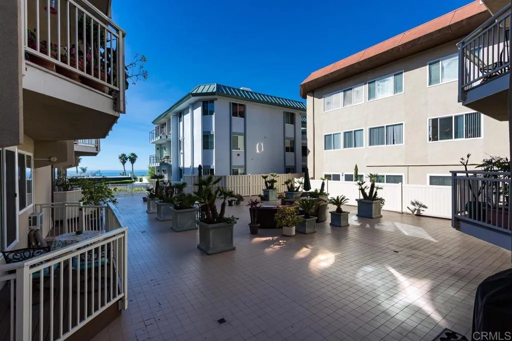 https://cdn.realtyfeed.com/cdn/127/306076315/f1d215584373d51ccce69d57097a9ed0.webp