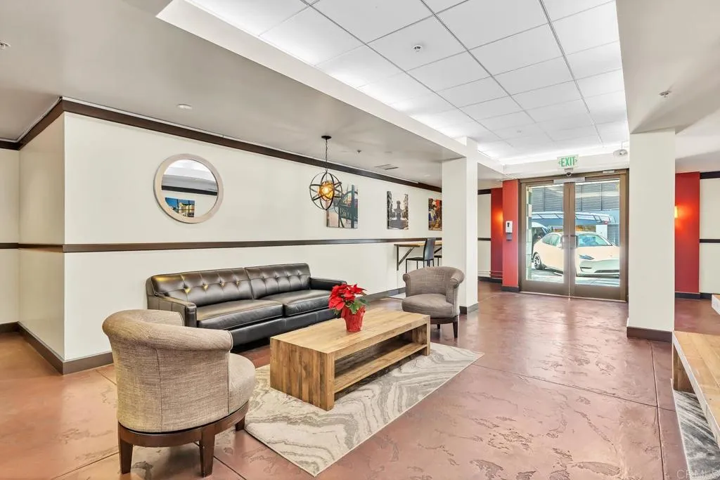 https://cdn.realtyfeed.com/cdn/127/306077726/657cc020bf436ce77c768b1598df0c3c.webp