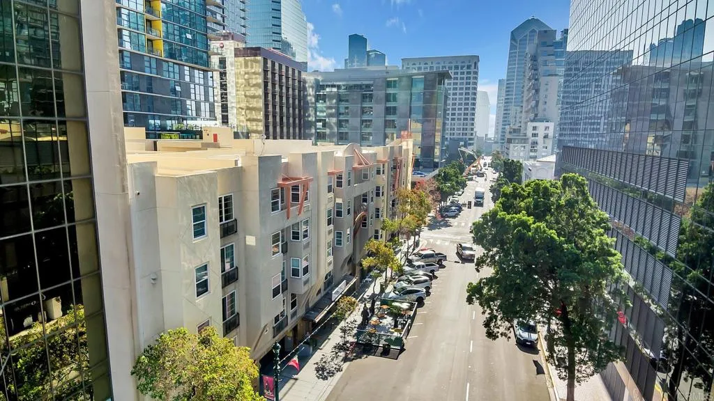 https://cdn.realtyfeed.com/cdn/127/306077726/aa3b099f504acb60ef6995a79c01a326.webp