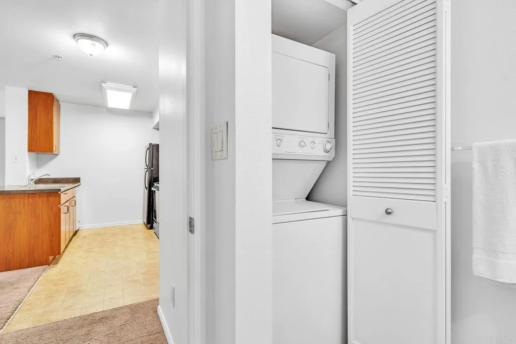 https://cdn.realtyfeed.com/cdn/127/306077726/e9ba535d73394b22ce0bab62f279c94d.webp