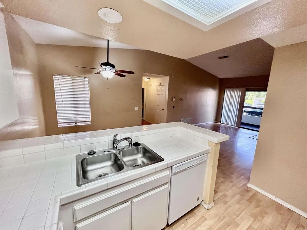 https://cdn.realtyfeed.com/cdn/127/306079224/87c2782d33054edf7161a009530a9547.webp