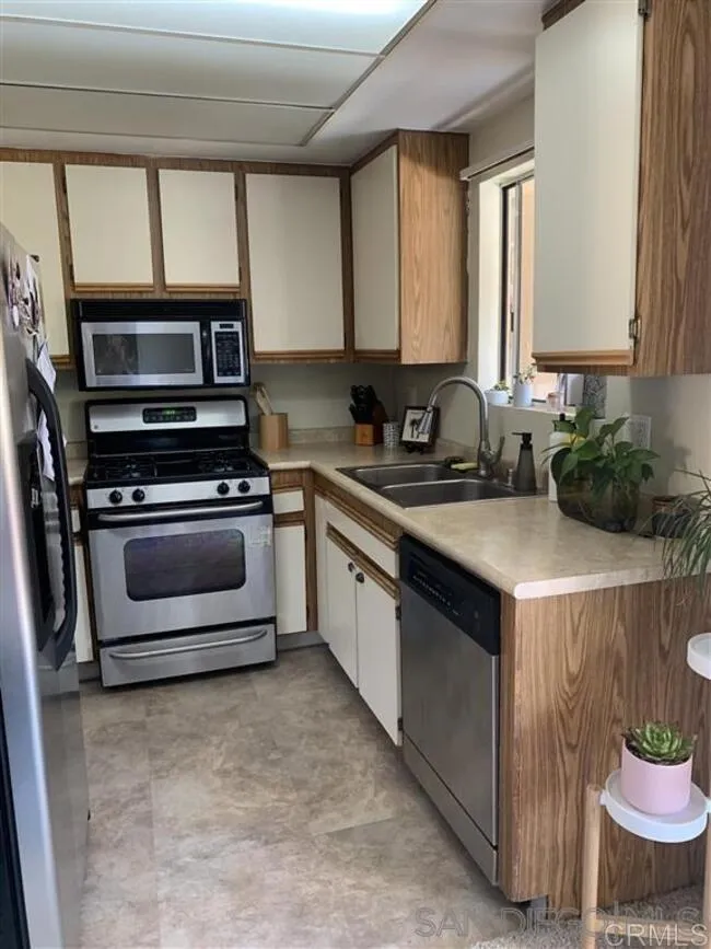 https://cdn.realtyfeed.com/cdn/127/306079739/2ebce6849fd4c792ca37f2271e1e79a9.webp