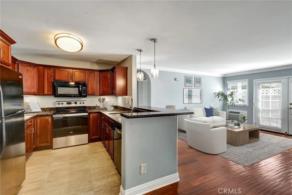 Photo #4: OC24004530 Listing 