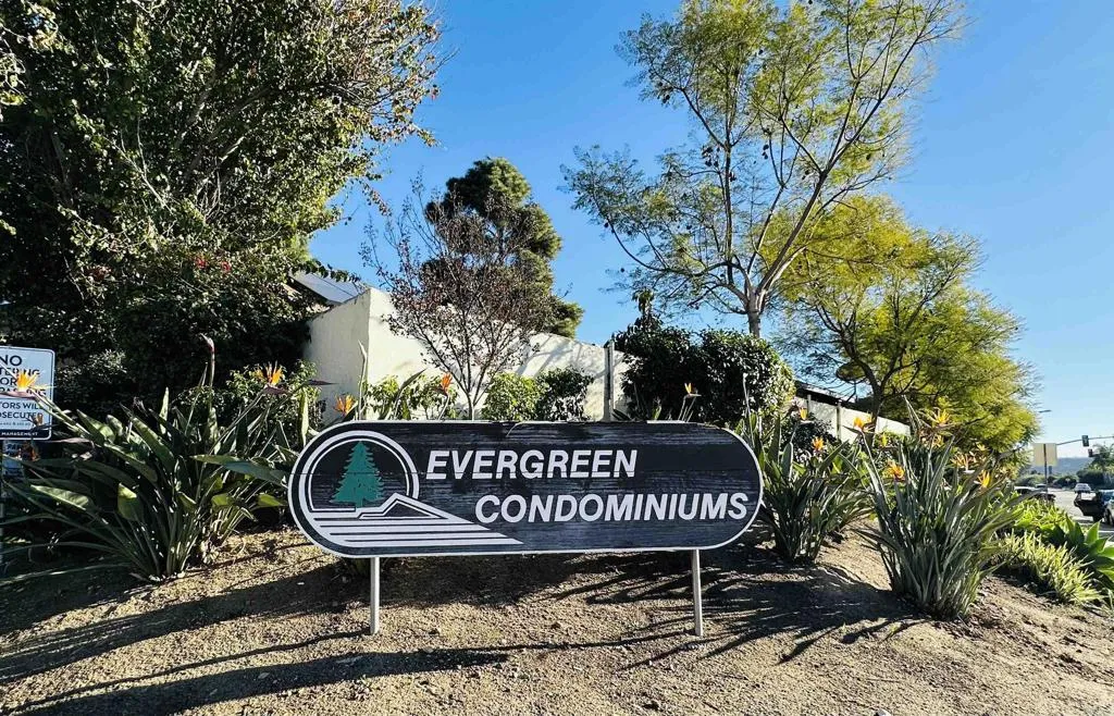 MLS: PTP2400263 Condo For Sale