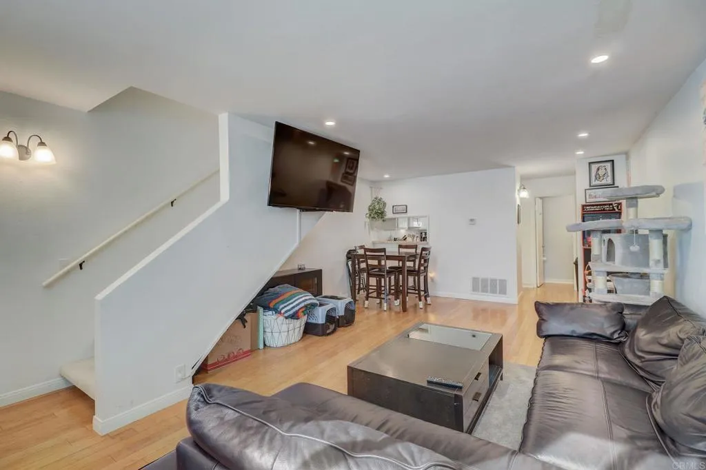 Photo #2: PTP2400286 Listing 