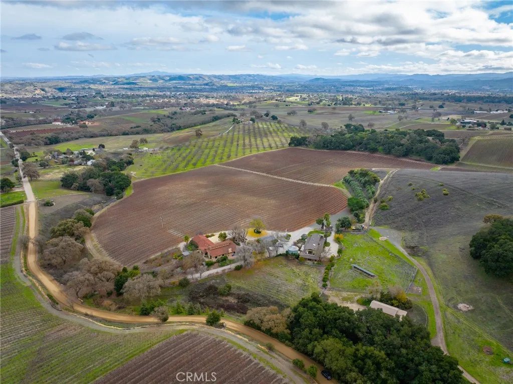 2135 Live Oak Rd, Paso Robles, CA, 93446