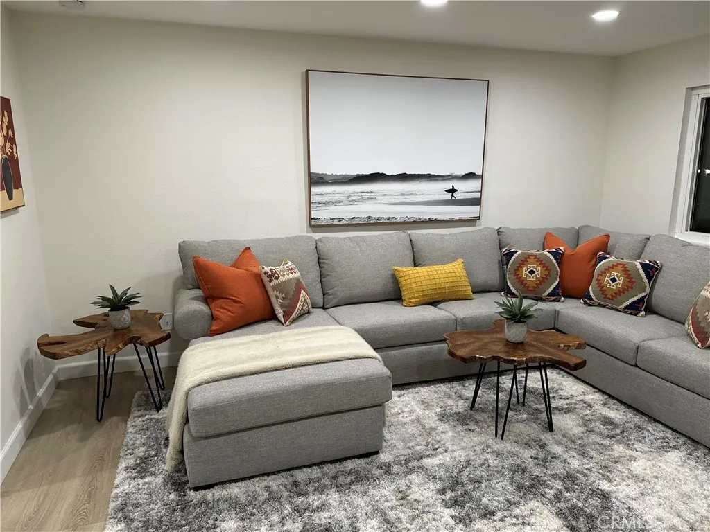 Photo #2: OC24009610 Listing 