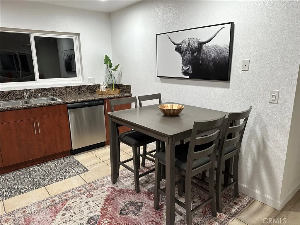 Photo #4: OC24009610 Listing 