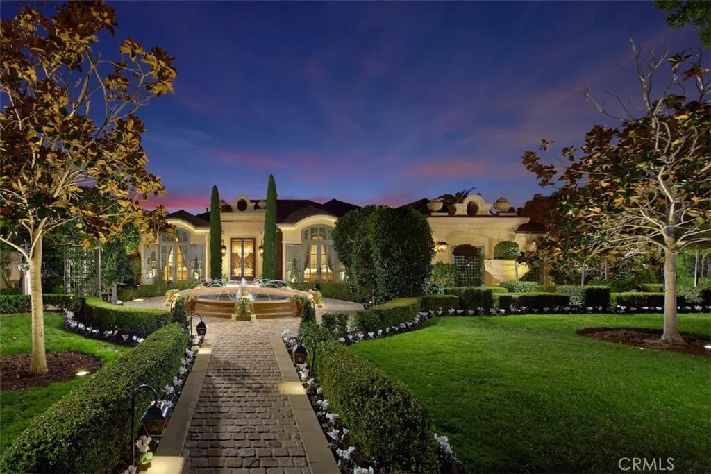 30  Pelican Crest Drive