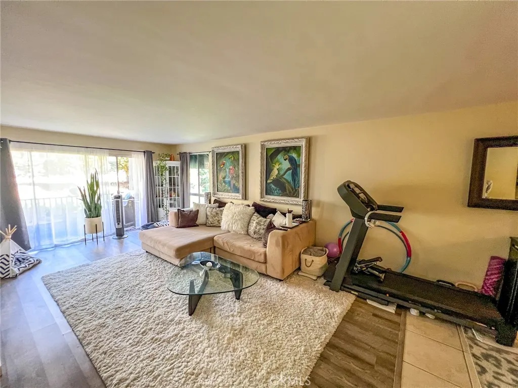 Photo #2: OC24010960 Listing 