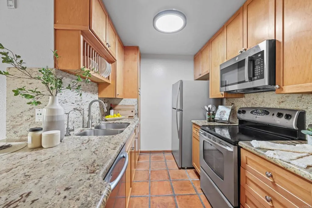 Photo #6: NDP2400496 Listing 