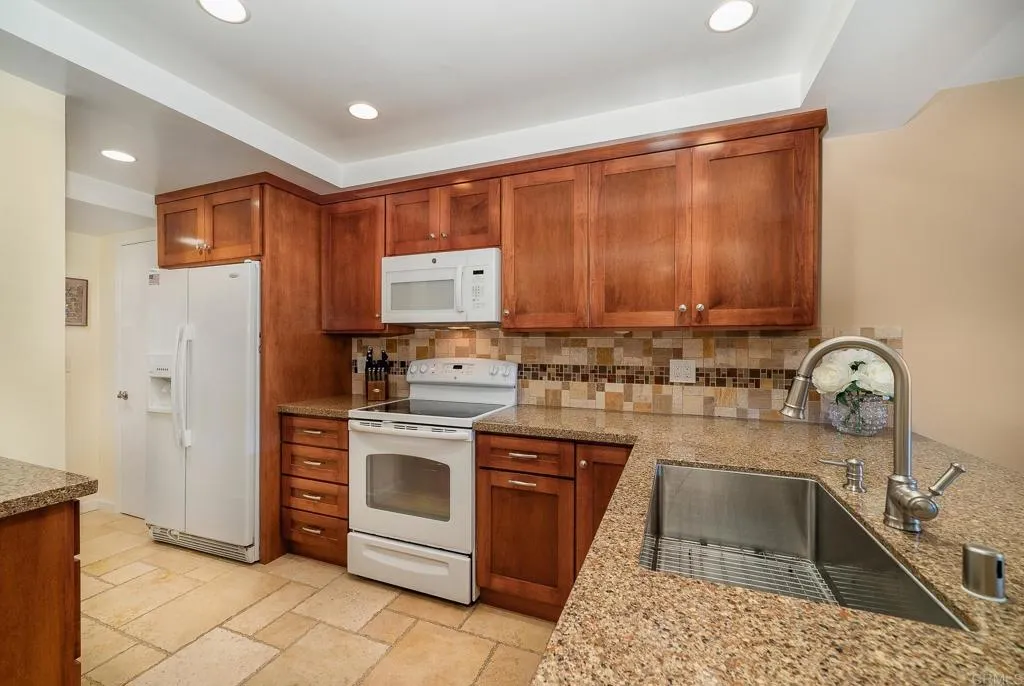 More Details about MLS # NDP2400577 : 3098 RUE DORLEANS UNIT 229