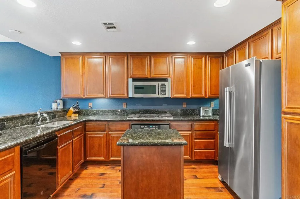 https://cdn.realtyfeed.com/cdn/127/306091498/1e3dccbcfc175e94cc18b3e33ac56a6c.webp