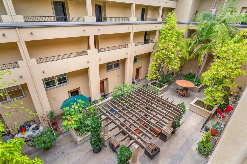 https://cdn.realtyfeed.com/cdn/127/306091498/5fe2f1091d231e7c43bd134f4cf1154f.webp