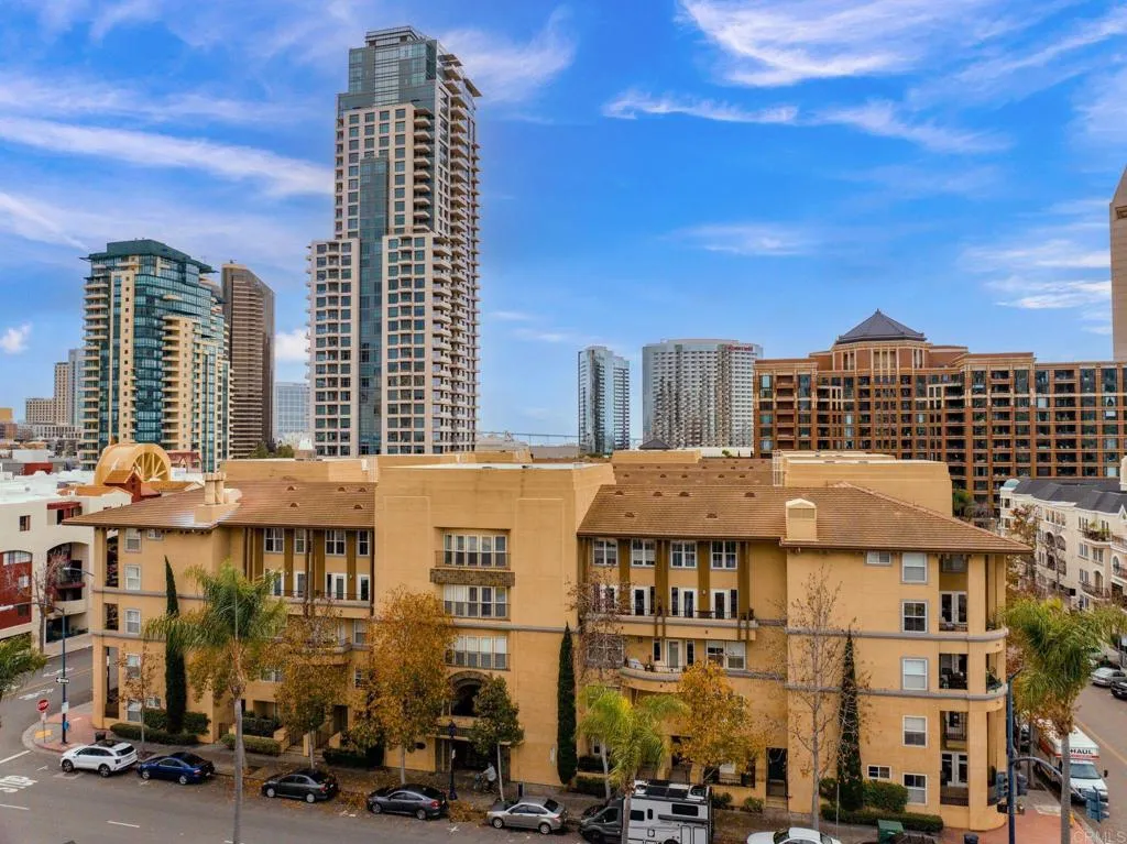 https://cdn.realtyfeed.com/cdn/127/306091498/65d5f56644c831f89bb87e912c3d377c.webp