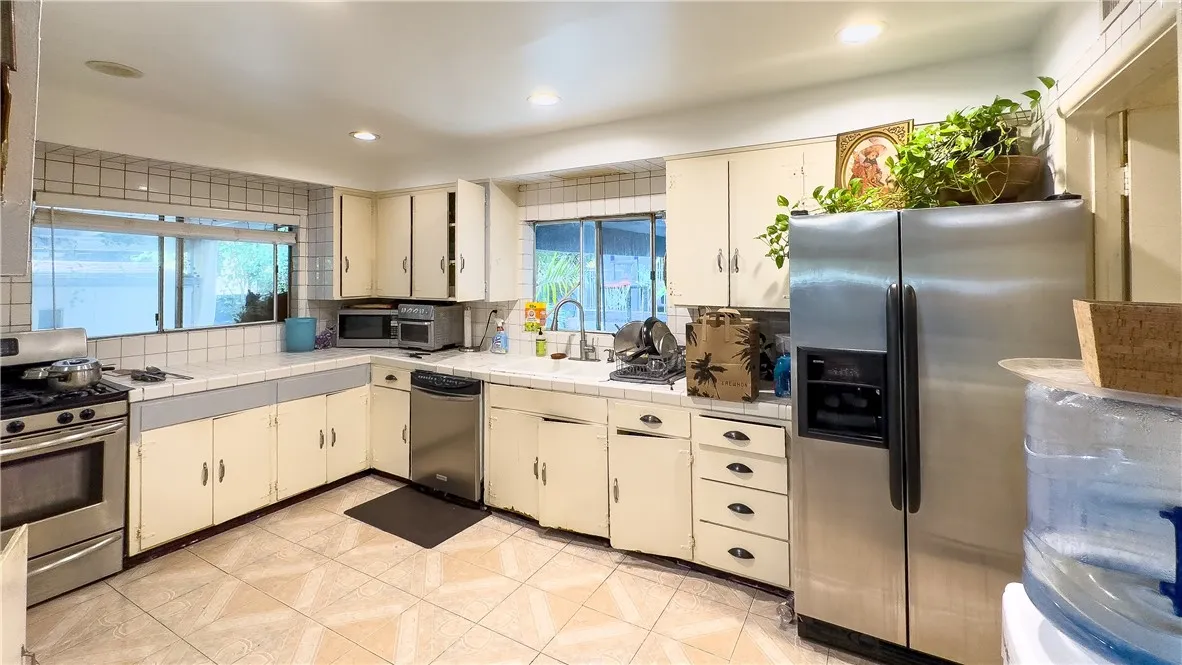 1837 Beloit Avenue, Los Angeles, CA, 90025