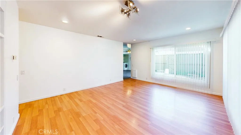 Photo #3: IV24023346 Listing 