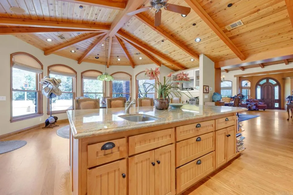 https://cdn.realtyfeed.com/cdn/127/306097911/1a14f90dd826c1dc953c215bb60fb1d4.webp