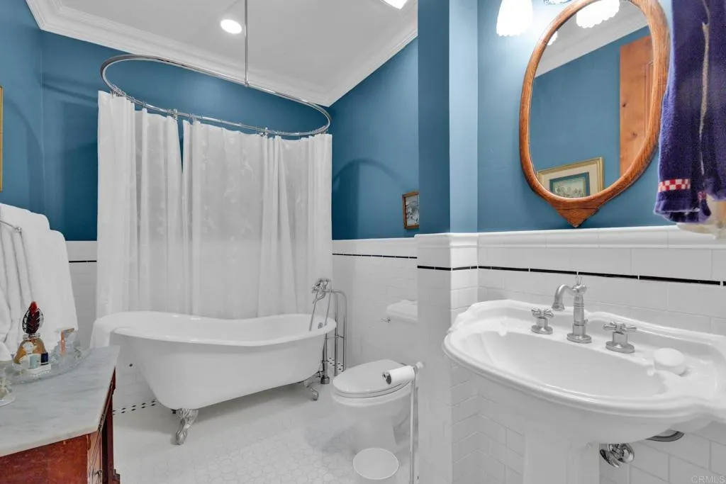 https://cdn.realtyfeed.com/cdn/127/306097911/ea52415a9c9807dcda7b9381806c6145.webp