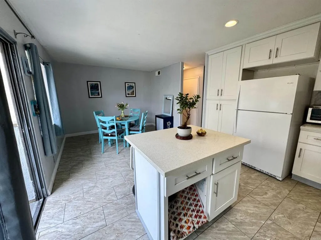 https://cdn.realtyfeed.com/cdn/127/306103600/476d8d53cda100a7780e1238063ccf17.webp