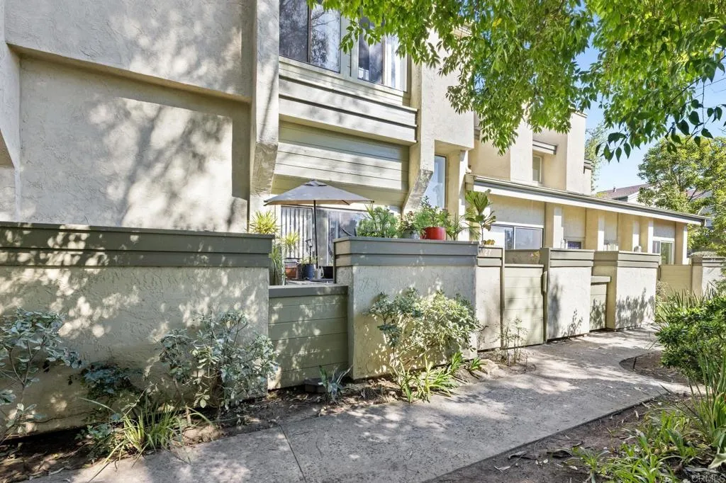 https://cdn.realtyfeed.com/cdn/127/306103600/ae995a0572054422e1419dbdb3c8c978.webp