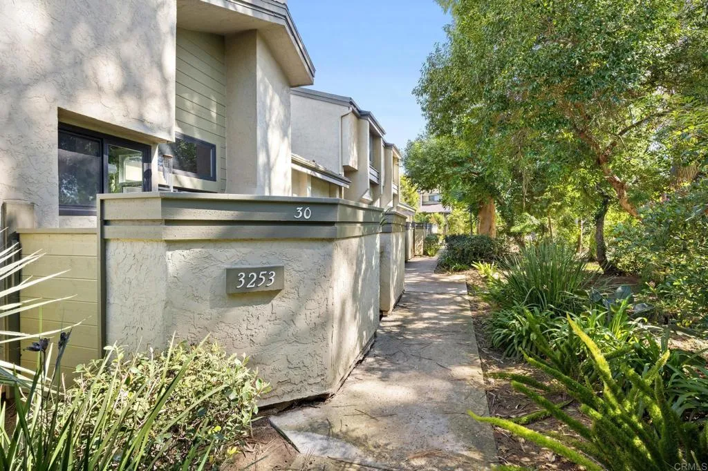 https://cdn.realtyfeed.com/cdn/127/306103600/c7896cfd52ca6e18303d834f208fb1e5.webp
