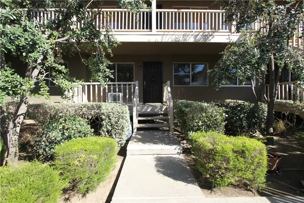 555  La Veta Park Circle