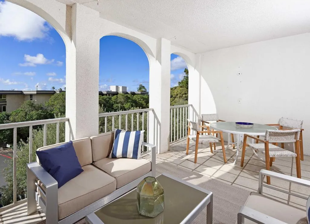https://cdn.realtyfeed.com/cdn/127/306104917/4181521b898a476d2d06a6793f084271.webp