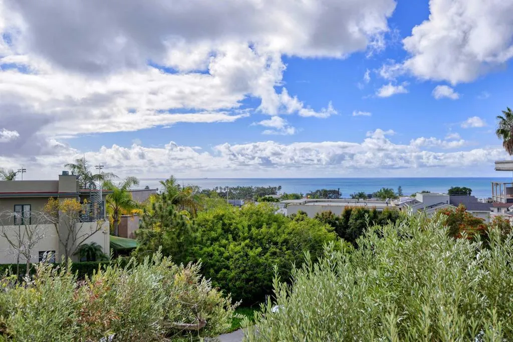 https://cdn.realtyfeed.com/cdn/127/306104917/7f421a0247d69079966badf9f247de32.webp