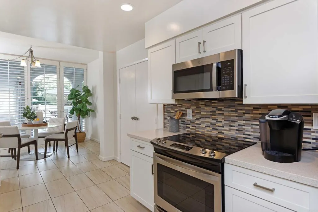 https://cdn.realtyfeed.com/cdn/127/306104917/b6deb225a185197630fc35cdb8007770.webp