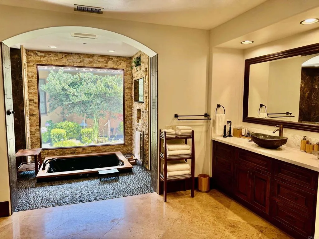 https://cdn.realtyfeed.com/cdn/127/306105091/fc18972cf3acc528913ed41380983016.webp