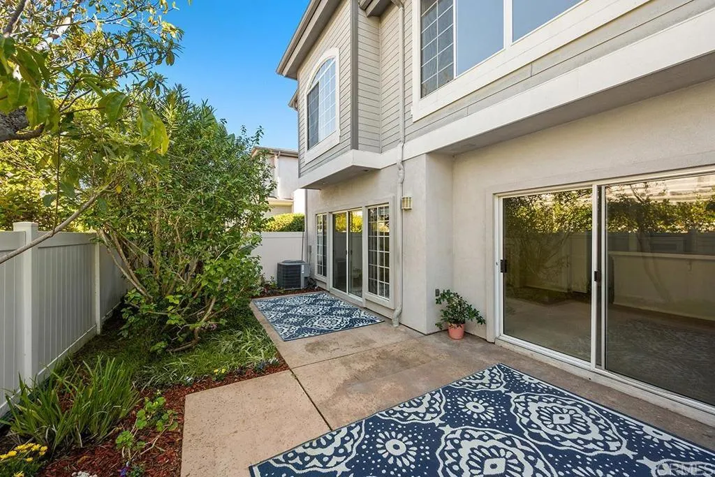 https://cdn.realtyfeed.com/cdn/127/306105590/582ab1410f7c684bb85e4e3081afcb9f.webp