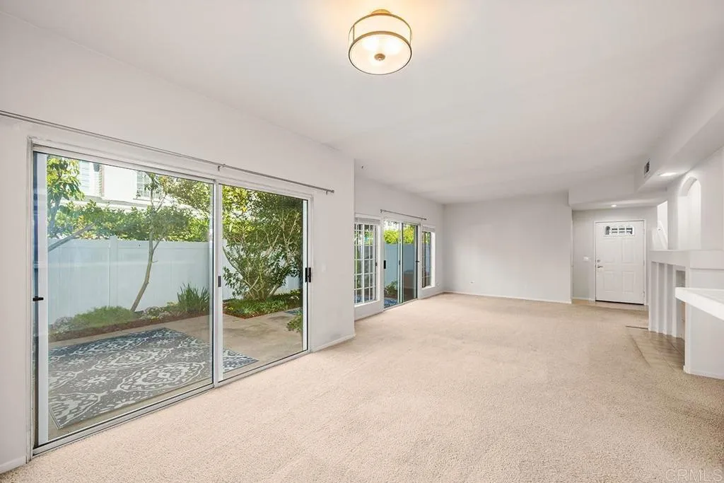 https://cdn.realtyfeed.com/cdn/127/306105590/6188b4b3de3969287fb4502cd315af41.webp