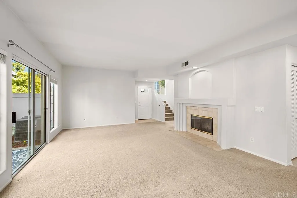 https://cdn.realtyfeed.com/cdn/127/306105590/68f16ca9caf68d848323405f3135eb76.webp