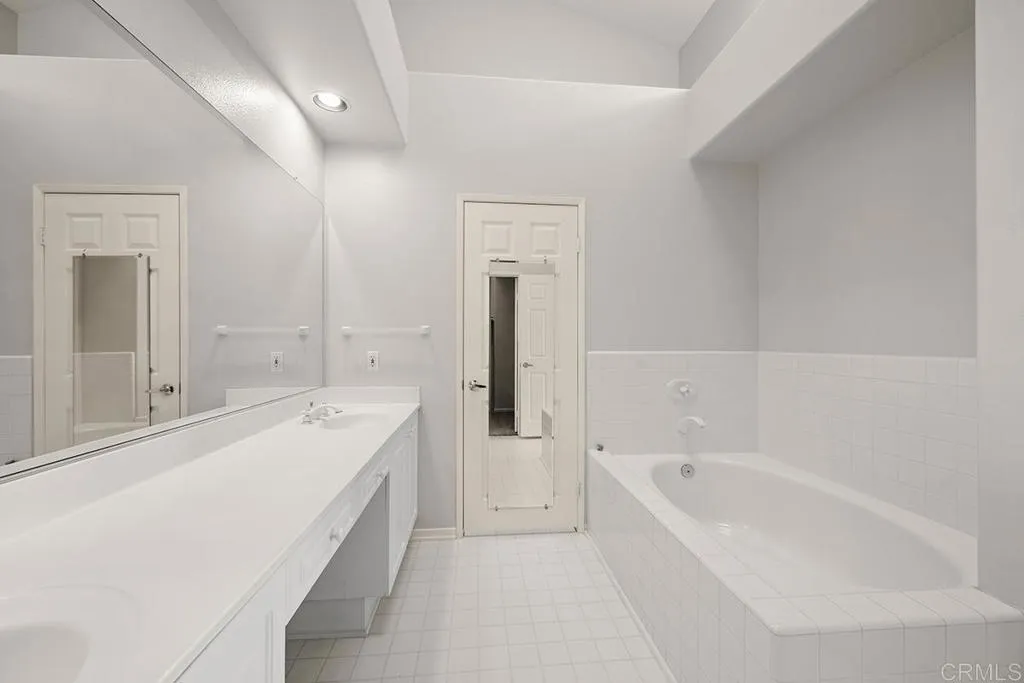 https://cdn.realtyfeed.com/cdn/127/306105590/776c050746777486a3817a4fd4df1981.webp