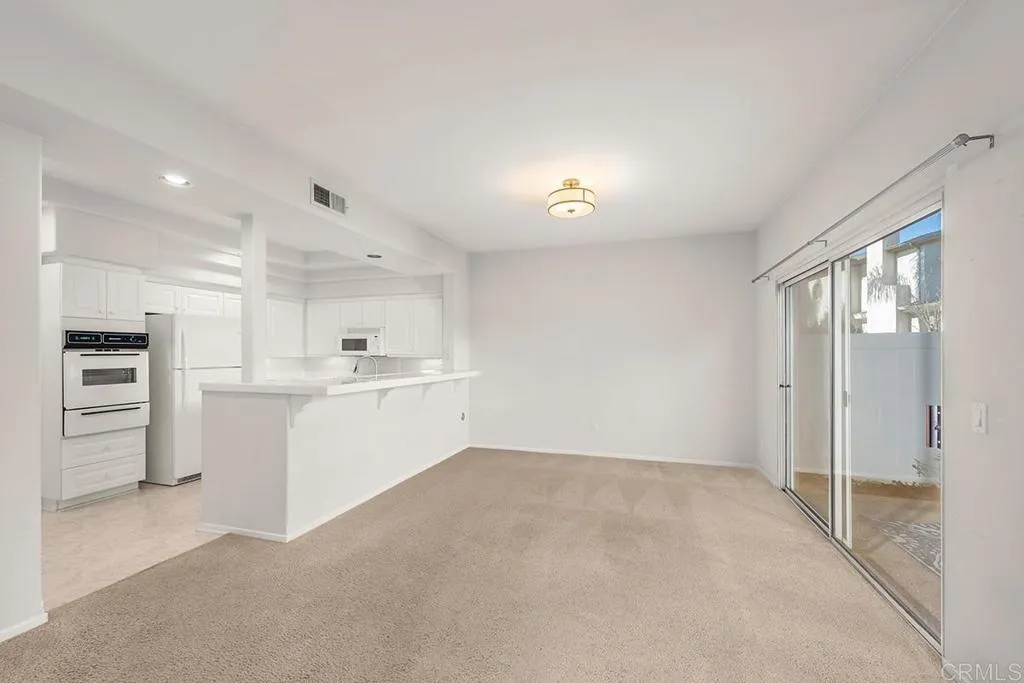 https://cdn.realtyfeed.com/cdn/127/306105590/782240208a6faf0d686e28f3df0c0186.webp